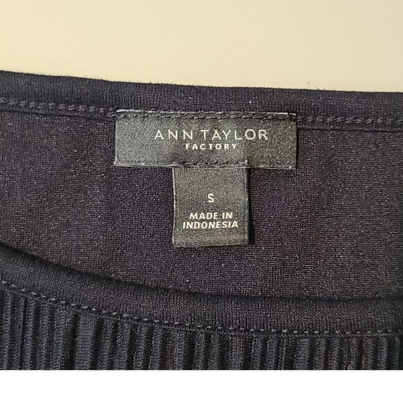 Ann Taylor Factory black ruched long sleeve shirt blouse - small - Picture 2 of 5